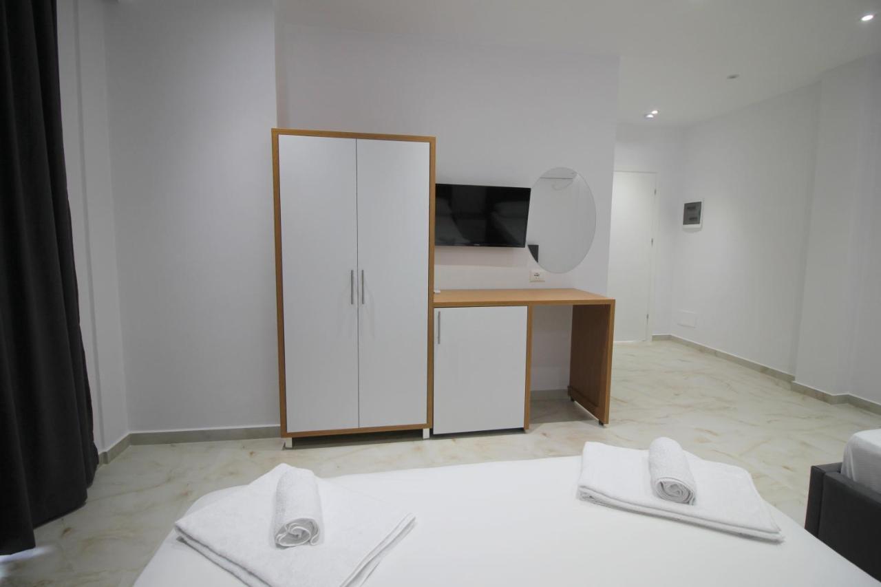 Moonshine Hotel Εξαμίλιο Εξωτερικό φωτογραφία