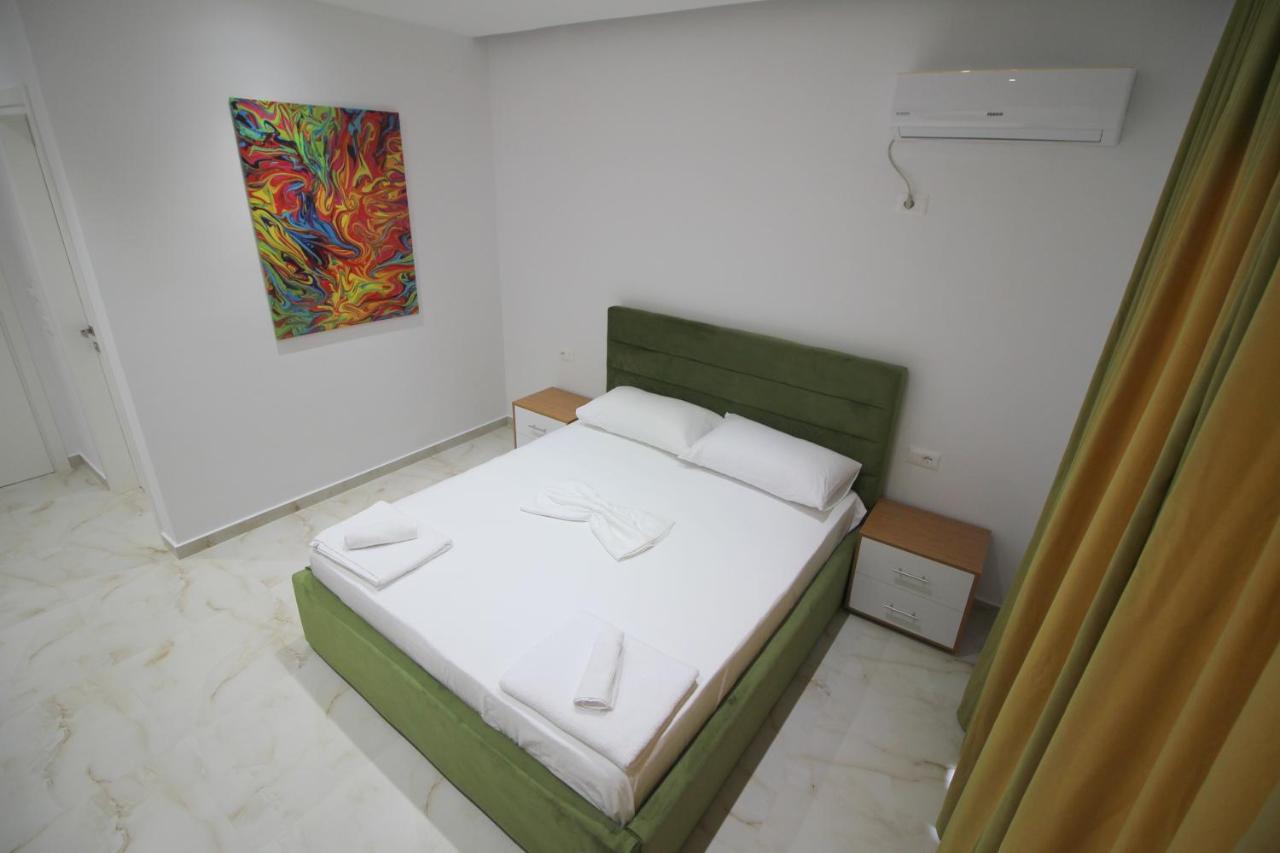 Moonshine Hotel Εξαμίλιο Εξωτερικό φωτογραφία