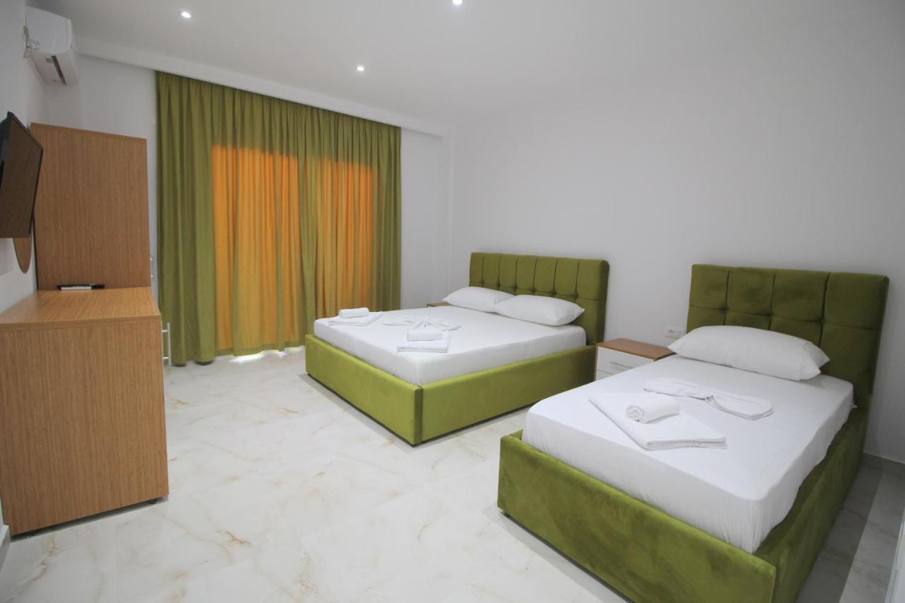 Moonshine Hotel Εξαμίλιο Εξωτερικό φωτογραφία