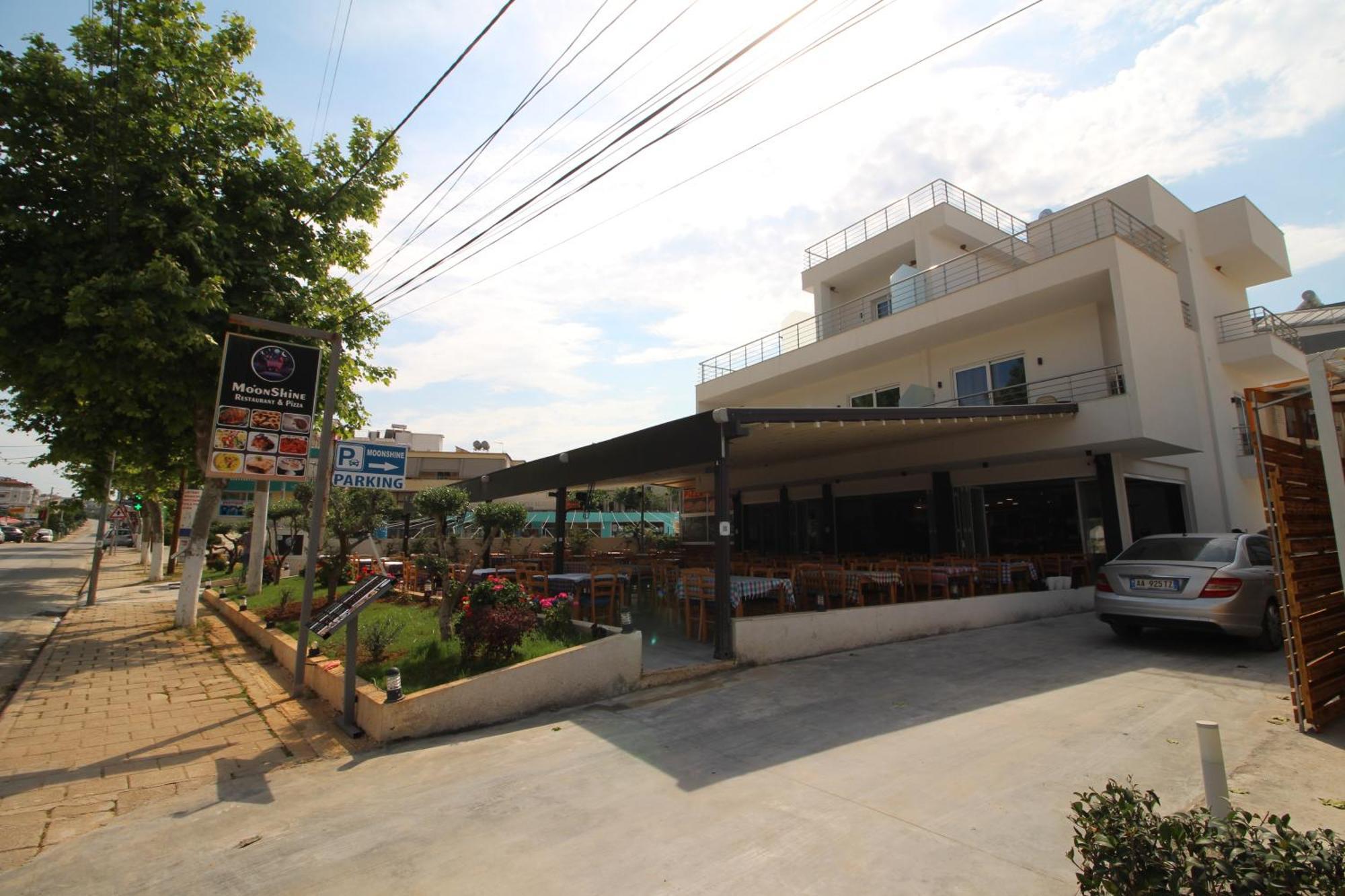 Moonshine Hotel Εξαμίλιο Εξωτερικό φωτογραφία
