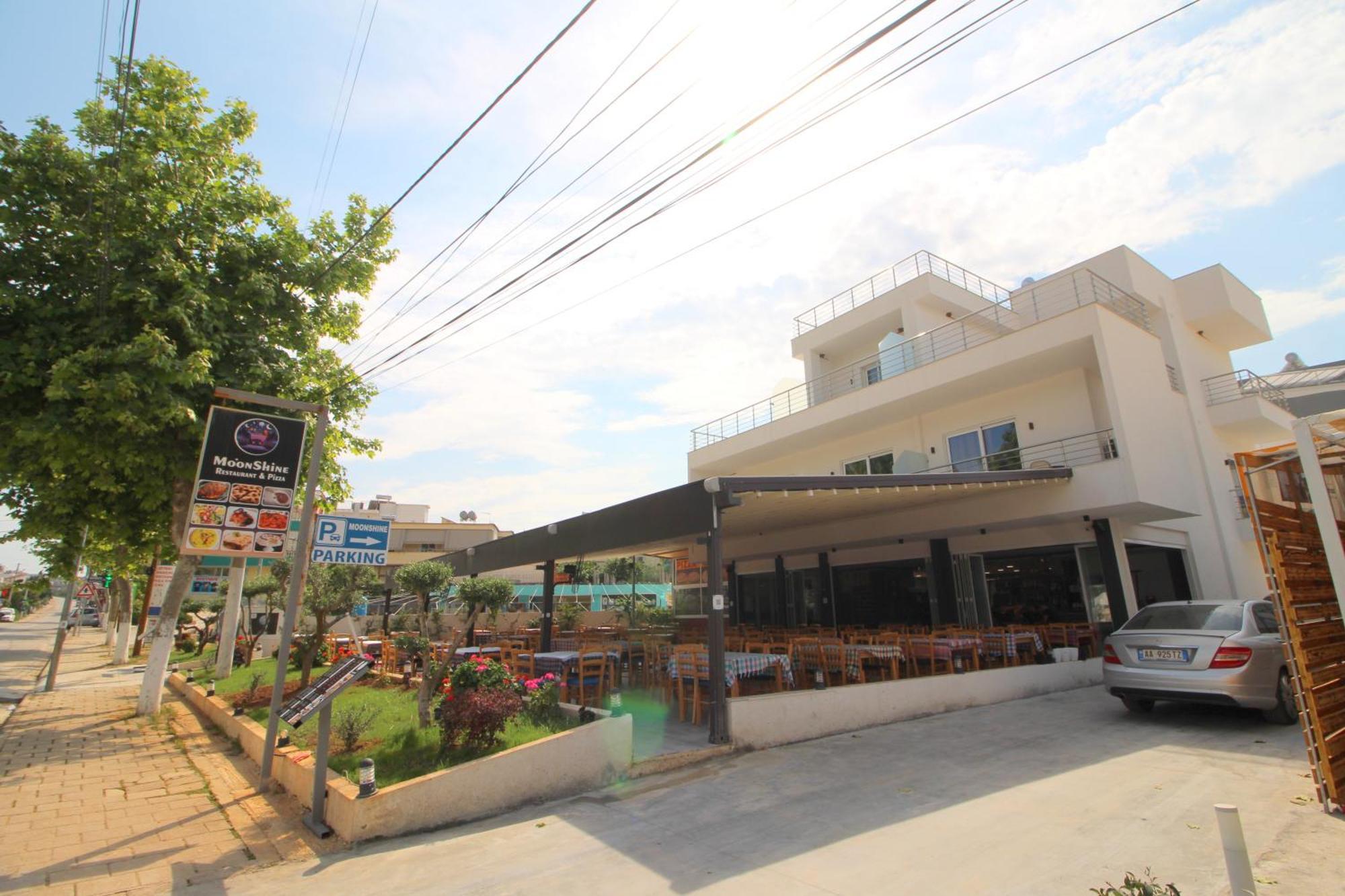 Moonshine Hotel Εξαμίλιο Εξωτερικό φωτογραφία
