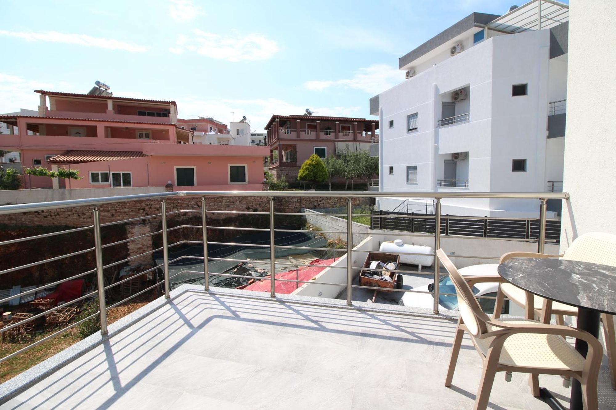 Moonshine Hotel Εξαμίλιο Εξωτερικό φωτογραφία