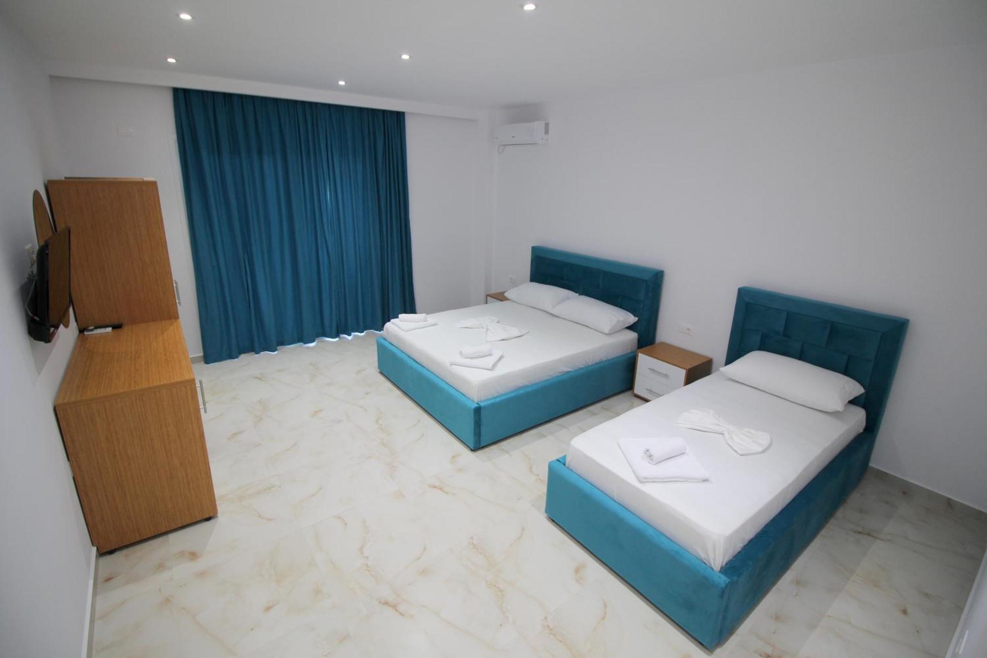 Moonshine Hotel Εξαμίλιο Εξωτερικό φωτογραφία